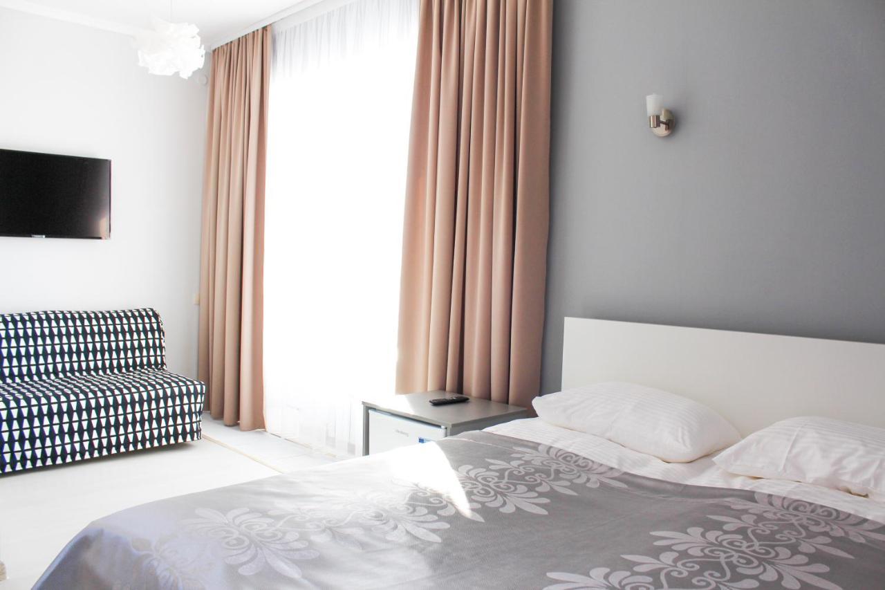 Scandi Hotel Makinsk Eksteriør bilde